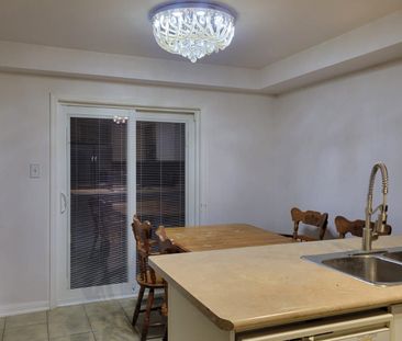 For Lease - 1548 Sarasota Crescent, Oshawa, Ontario - Photo 2