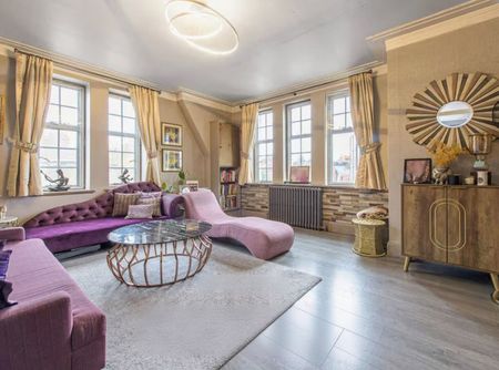 Finchley Road - Photo 2