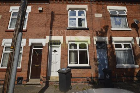 3 bedroom terraced house to rent - Photo 3