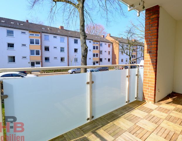 Großzügige und frisch sanierte 3-Zimmer-Wohnung mit Loggia in Bremen-Riensberg - Foto 1