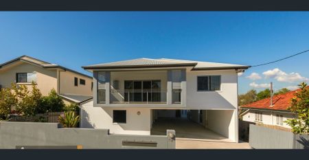 Spacious 2 Bedroom units, close locations to all amenities - Photo 2