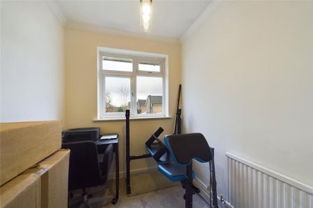 3 bedroom semi-detached house to rent - Photo 2