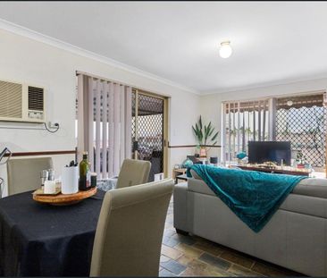 12 Karlak Close, Leda, WA 6170 - Photo 6