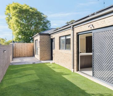 Modern Comfort and Convenience in Norlane! - Photo 2