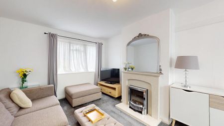 3 bedroom ground floor flat to rent - Photo 2