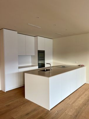 Luxuriöse 3.5-Zimmer-Terrassenwohnung mit bester See- & Bergsicht - Photo 1