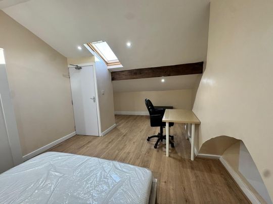 Room in a Shared House, Luxmore Road, L4 - Photo 1