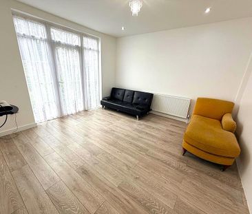 4 bedroom semi-detached house to rent - Photo 1