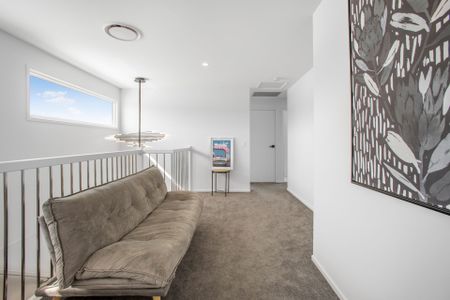 Stylish Fully Furnished Home- Short Term Lease Available &lpar;4&period;5 Months&rpar; - Photo 5