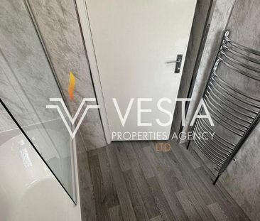 4 bedroom semi-detached house to rent - Photo 5