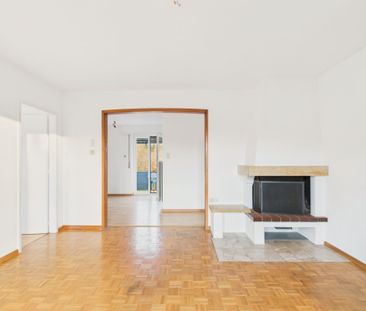 Appartement spacieux de 4.5 pièces dans un petit immeuble calme à D... - Foto 2