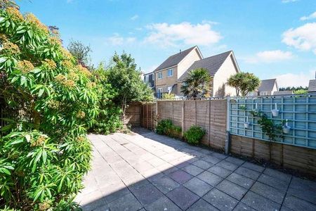 Centurion Gate, Southsea, Hampshire, PO4 - Photo 2