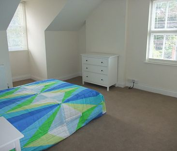 5 bed Apartment - To Let - Photo 1