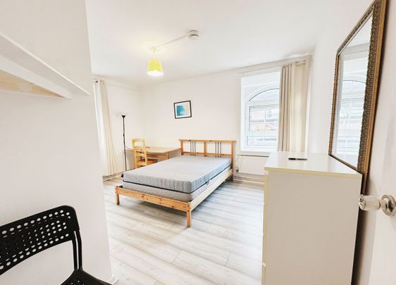 Room in a Shared House, Bradley House, E3 - Photo 1