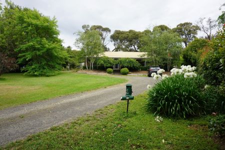 12 Bruce Street, Macedon - Photo 3