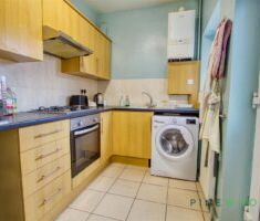 2 BEDROOM House - Mid Terrace - Photo 1