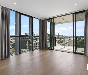 Corner 2-Bedroom 2-Bathroom Apartment with City Views I Pellicano L... - Photo 1