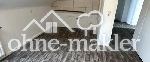 70 m² Dachgeschoss-Wohnung in zentraler Lage - Photo 1