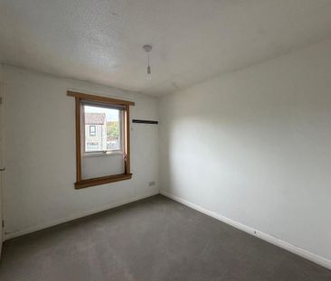 2 bedroom end of terrace house to rent - Photo 5