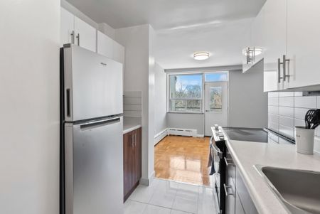 For Lease - 159 Russell Hill Road Unit# 403, Toronto, Ontario - Photo 4