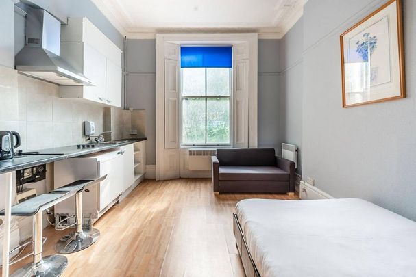 Studio to rent - Photo 1