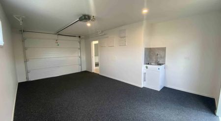 Beautifully Presented Townhouse - Photo 4