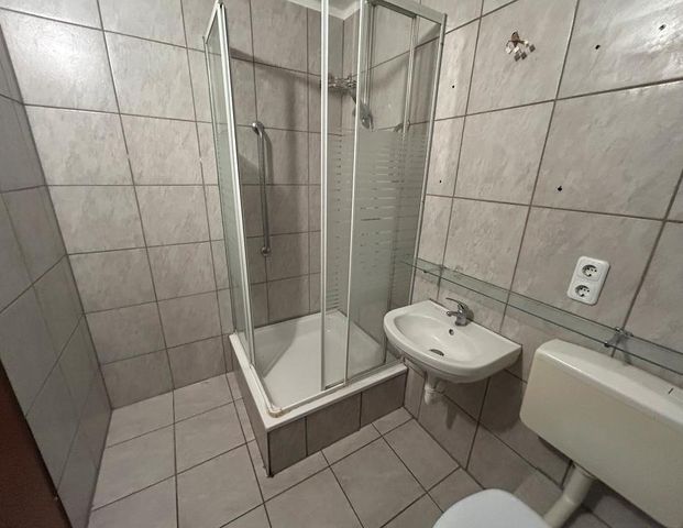 1 Zimmer Küche Bad 53 qm Balkon Pkw Stellplatz - Foto 1