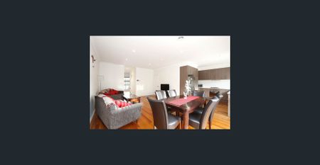 Style in sought after Location. - Photo 4