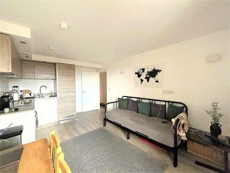 Station Road, Edgware, HA8 - Photo 3