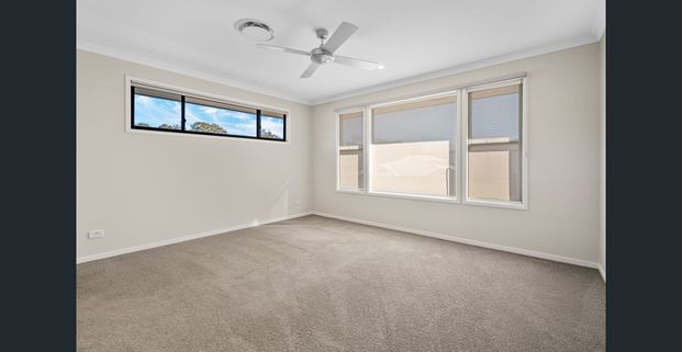 Breaking lease situation $800 per week for first 6 months and $920 per week for remaining tenancy - Photo 1