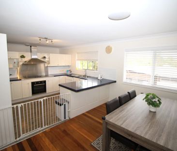 ENTERTAINERS HOUSE WITH A TEENAGERS RETREAT! - Photo 4