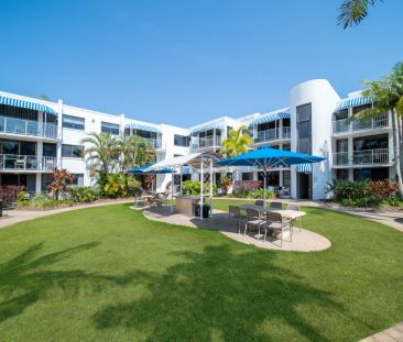 Top-Floor Coastal Apartment with Ocean Views - Photo 1