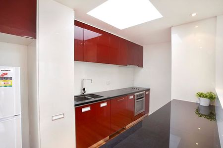 Boutique two bedroom apartment! - Photo 2