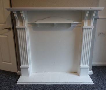 2 bedroom House To Let Total Size: 915 SQ FT - Photo 2