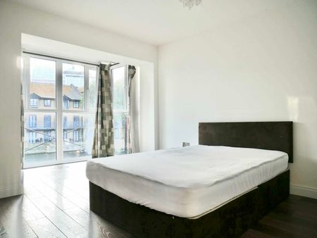 Lancaster Drive （Whole Property） Room A - Photo 4