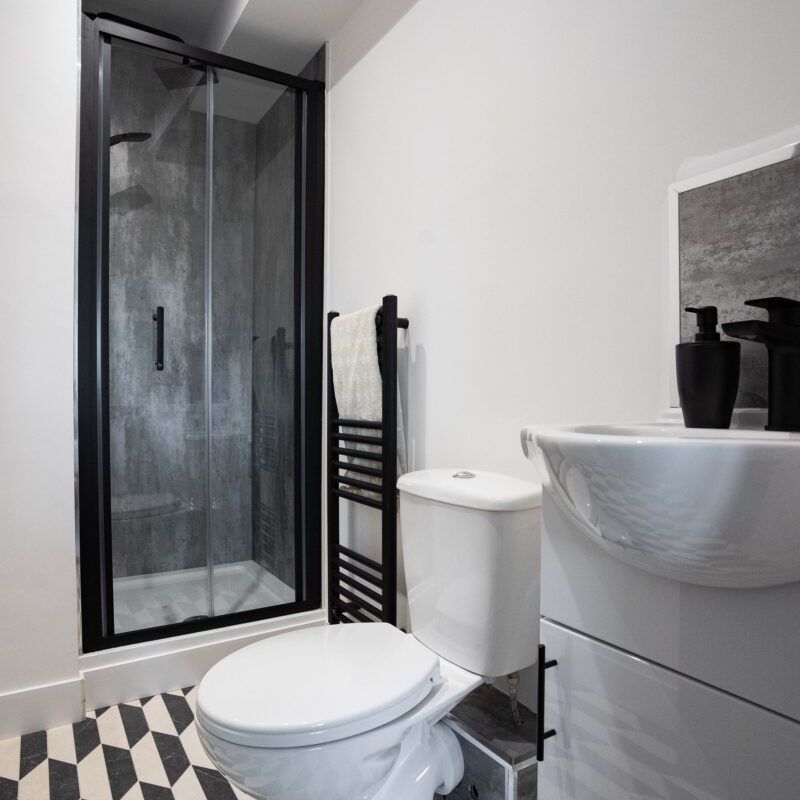 Cromwell Road #16 - Photo 1