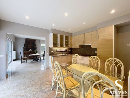 Zeer mooie villa op rustige ligging.Luxe afwerking, allé vloeren in Yellow Rock - Photo 5