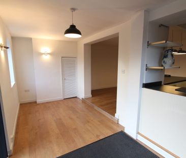 Longcroft Road, Dronfield Woodhouse, S18 - Photo 2