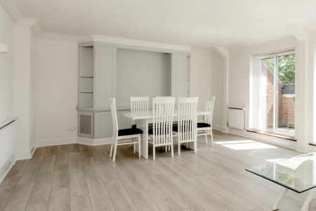 Coliseum Court, Finchley Central, N3 - Photo 4