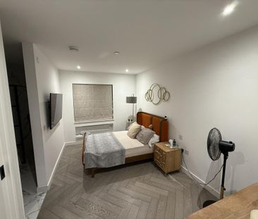 2 bedroom penthouse to rent - Photo 5