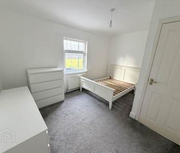 2 Avoniel Parade, Belfast, BT5 4SH - Photo 1