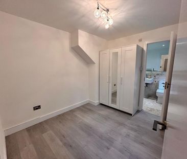 1 Bed Flat, Battersea Rise, SW11 - Photo 3