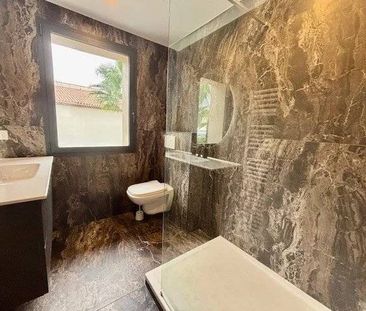 NICE OUEST - MAISON 3 PIECES MEUBLE- PARKINGS - Photo 4