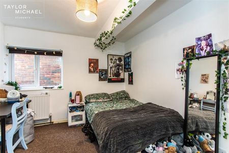 7 bedroom semi-detached house to rent - Photo 2