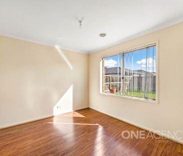 Spacious Family Living in a Sought-After Brookfield Location - Photo 3