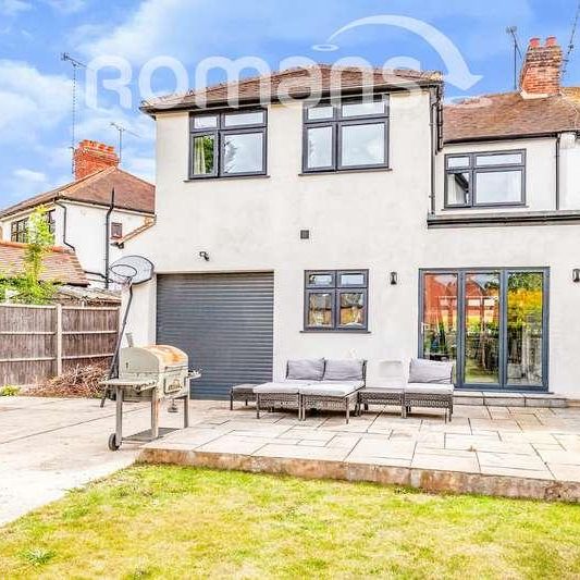 Lassell Gardens, Maidenhead, SL6 - Photo 1
