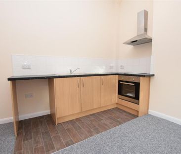 1 bedroom ground floor flat to rent - Photo 1