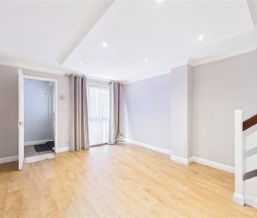 2 bedroom House in Fotherby Court, Berkshire - Photo 5