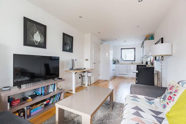 1 bedroom flat to rent - Photo 1