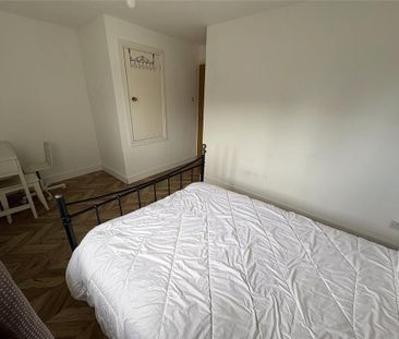 3 bedroom end of terrace house to rent - Photo 5